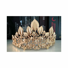 Load image into Gallery viewer, Sera&#39;s Crown from Born of Blood and Ash